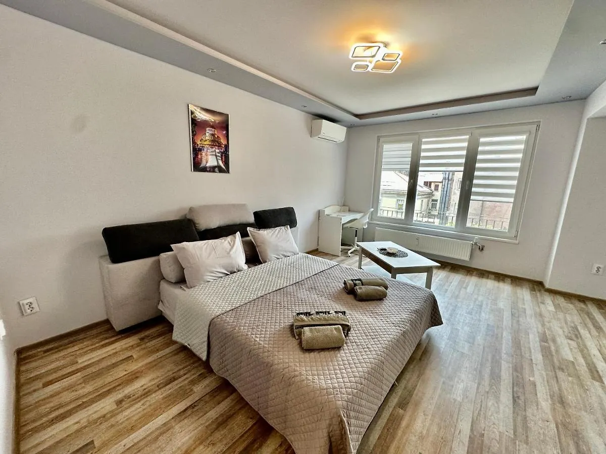 Central Vista Apartment By Mit Sofia 0*,