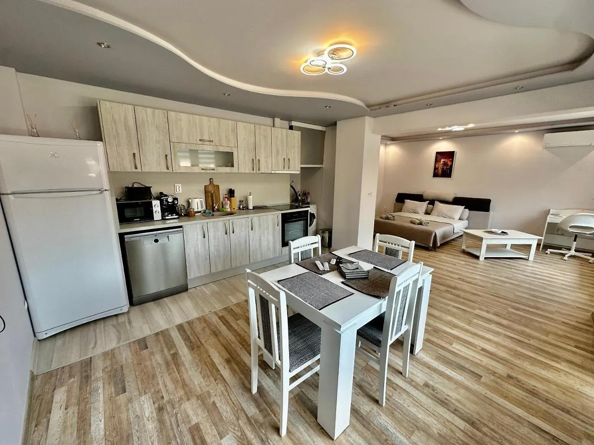 Central Vista Apartment By Mit Sofie